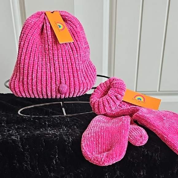 Kurt Geiger Chenile Pink Hat and Gloves Set NWT - Picture 1 of 4
